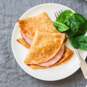 découvrez la délicieuse recette de crêpe jambon, un plat savoureux alliant la douceur des crêpes légères à la richesse du jambon. idéale pour un déjeuner rapide ou un dîner convivial, cette crêpe gourmande ravira les papilles de toute la famille.