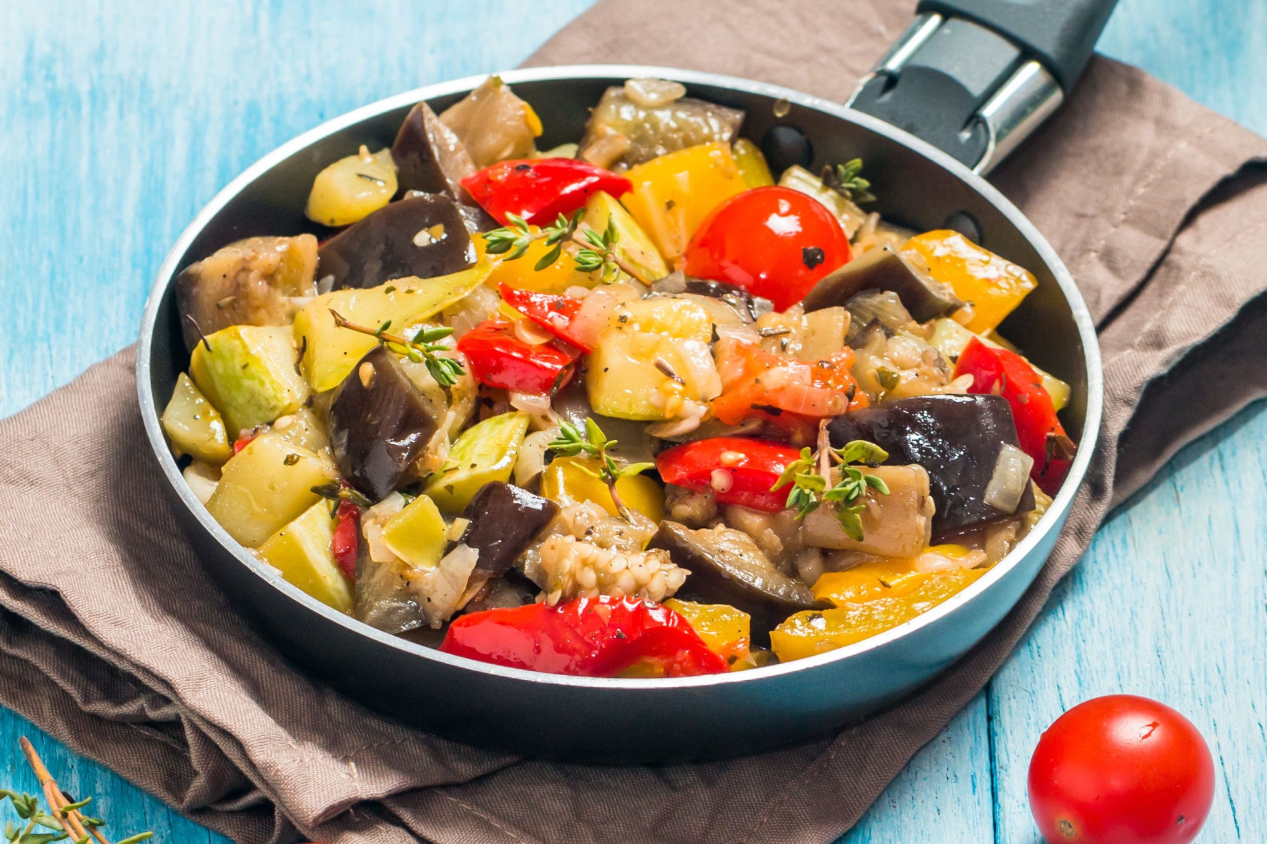 découvrez notre délicieuse crêpe ratatouille, un mariage savoureux de légumes méditerranéens et de pâte légère, parfaite pour un repas gourmand et équilibré. idéale pour les amateurs de cuisine saine et réconfortante !