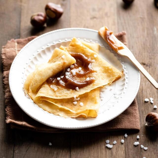 savourez nos délicieuses crêpes au café, une harmonieuse alliance de la douceur des crêpes et de l'arôme riche du café. parfaites pour un petit-déjeuner gourmand ou un dessert réconfortant, ces crêpes sauront ravir vos papilles. explorez cette recette facile et régalez-vous !