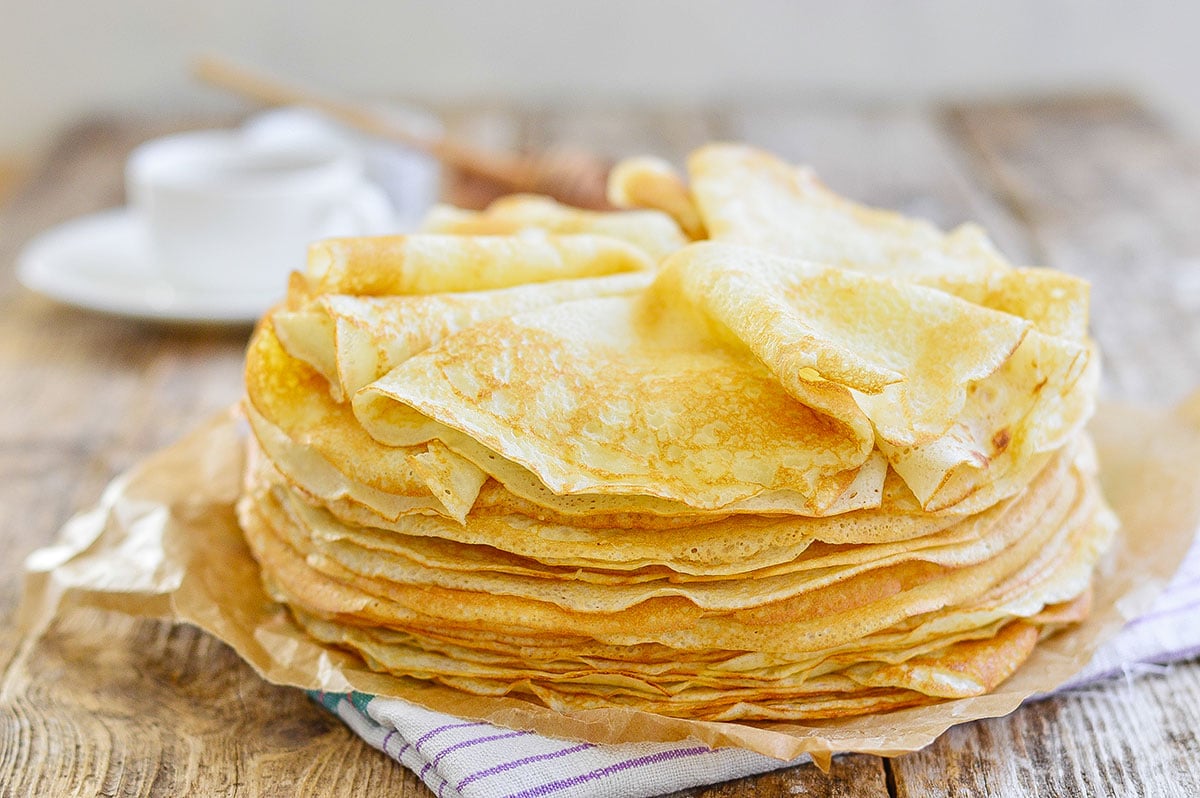 découvrez notre recette simple et rapide de crêpes à la banane ! parfaites pour le petit-déjeuner ou le dessert, ces crêpes moelleuses raviront petits et grands. suivez nos étapes faciles pour un moment gourmand inoubliable.